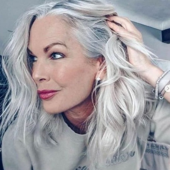 14” SHORT GREY BODY WAVY BOB WIG NEW